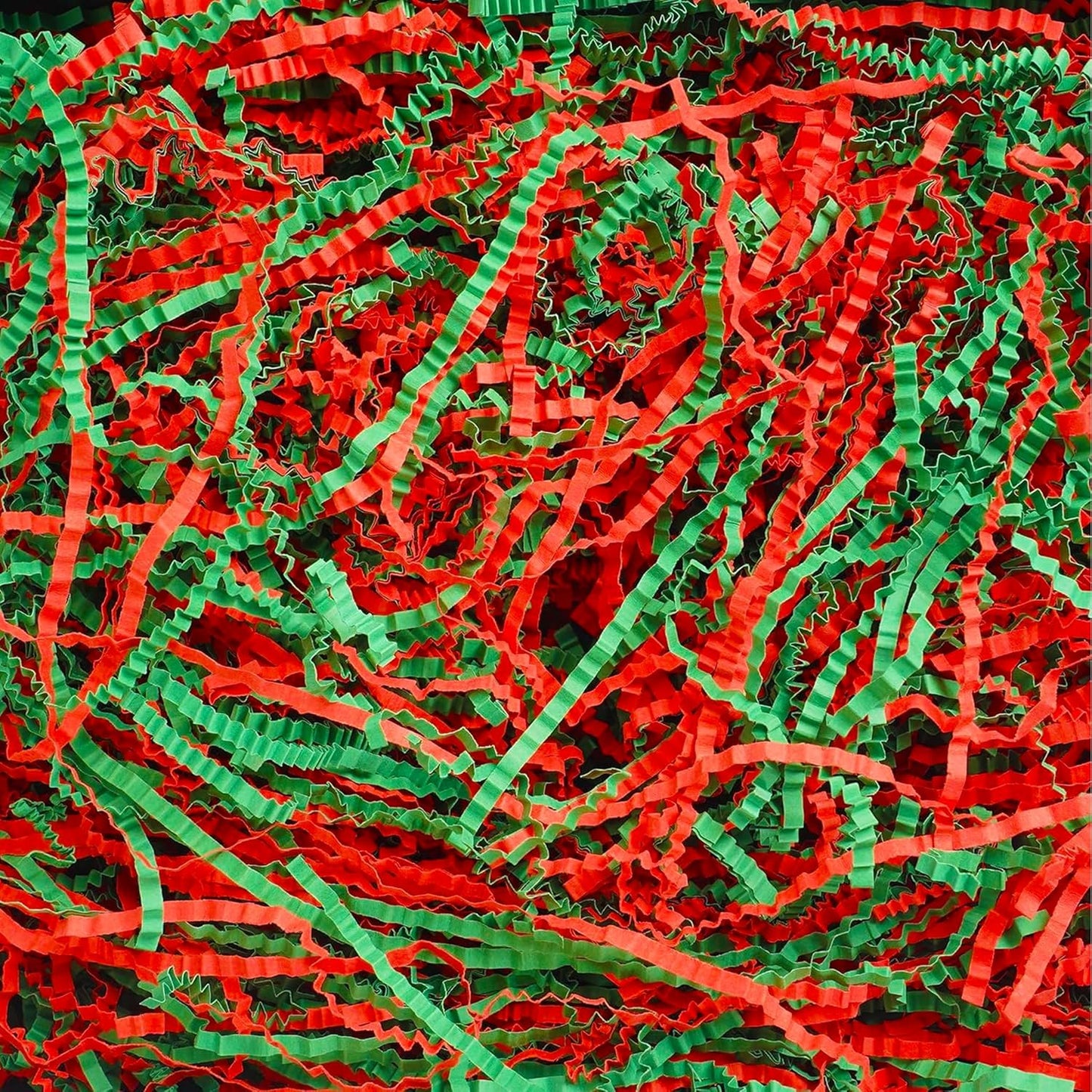 Uptotop 1/2LB Crinkle Cut Paper Shred Filler for Gift Wrapping Basket Filling, Birthday, Christmas, Thanksgiving, Wedding, Mother's Day, Red and Green (8 oz)