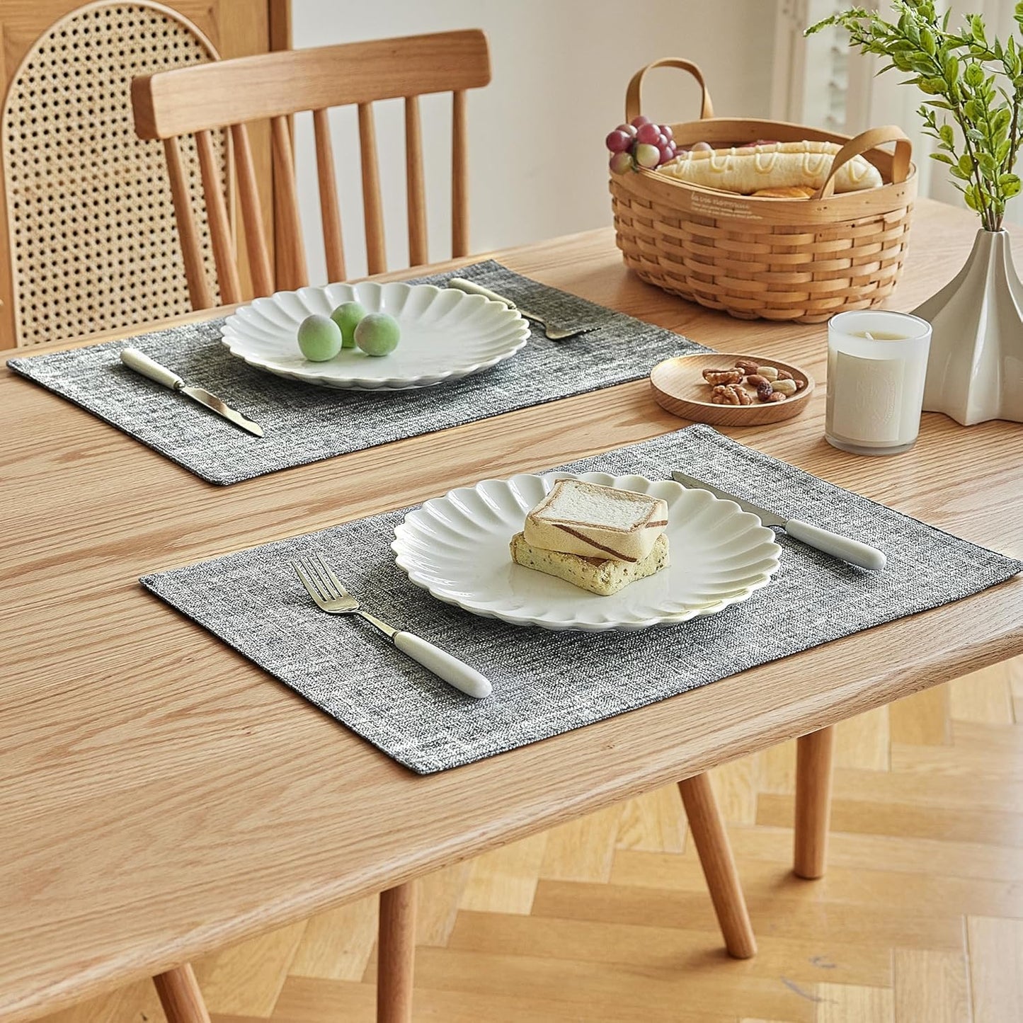 Softalker Faux Linen Placemats Set of 4-12 x 18 Inch, Heat Resistant Double Layered Durable Burlap Farmhouse Place Mats, Non-Slip Washable Rustic Table Mats for Dining, Kitchen, Party（Ash Grey