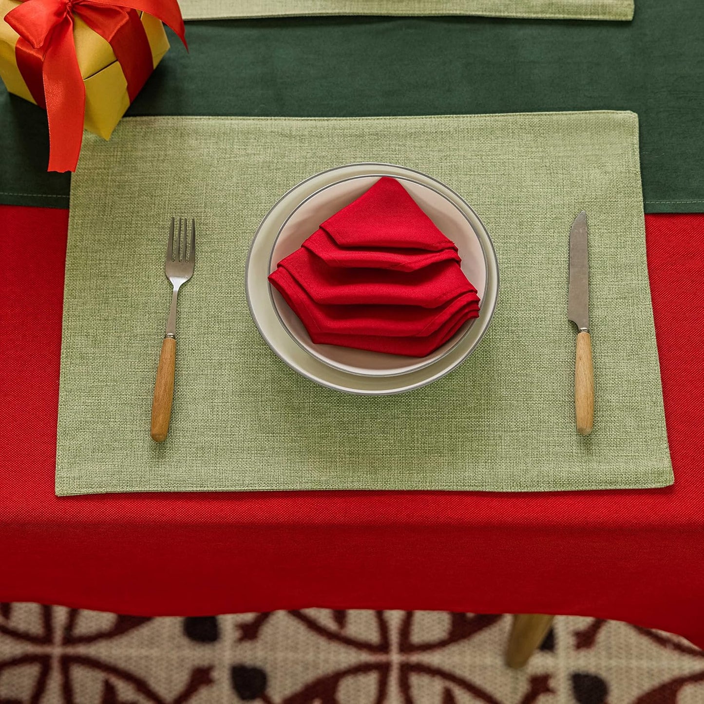 Home Brilliant Green Placemat Set of 4 Washable Place Mats Placemats Heat Resistant Sage Placemat for Dining Table Kitchen Table Mats Spring Dinner Decor, Grass Green