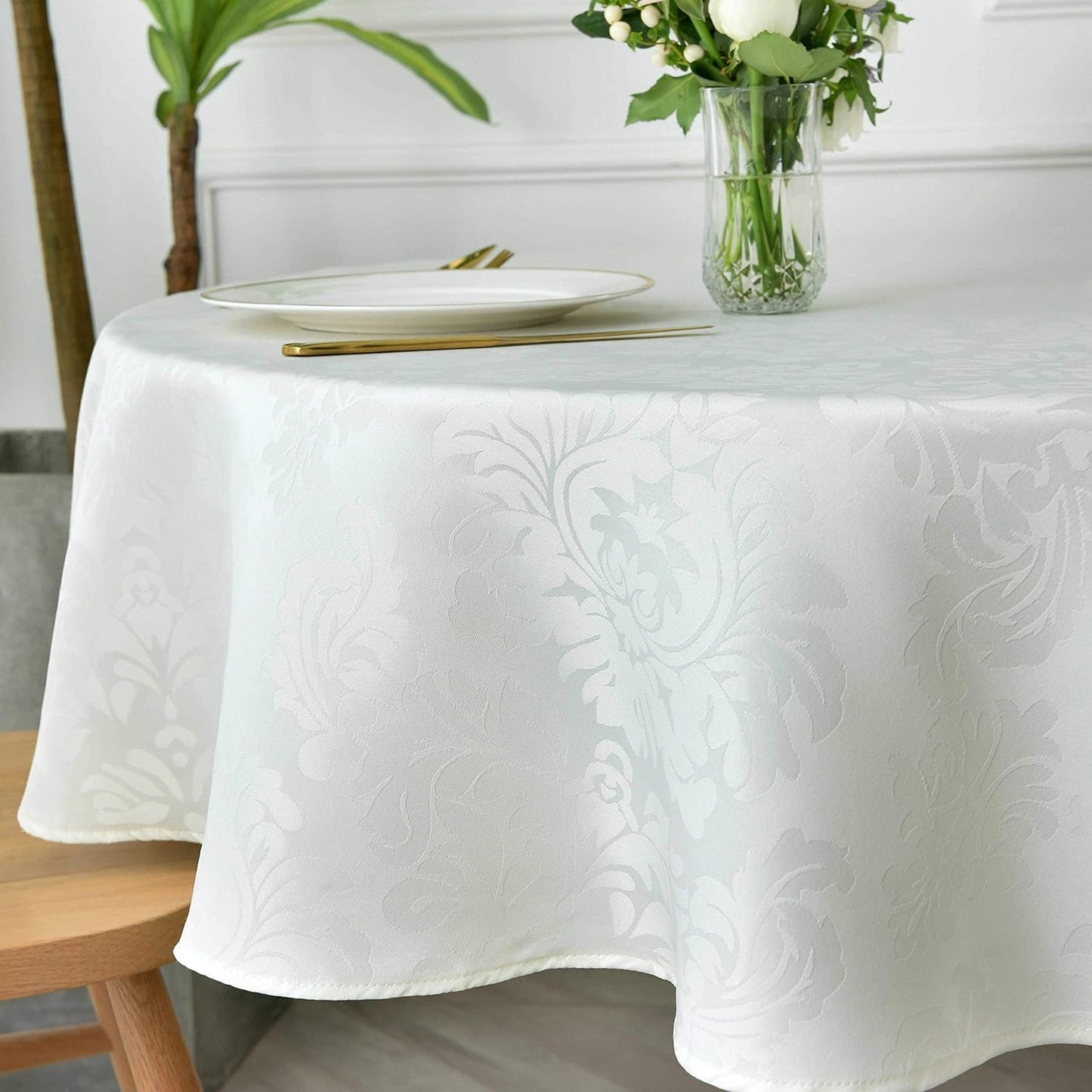 maxmill Jacquard Round Table Cloth Damask Design Waterproof Antiwrinkle Heavy Weight Soft Tablecloths for Circular Table Cover and Kitchen Dinning Tabletop Round 70 Inch Ivory