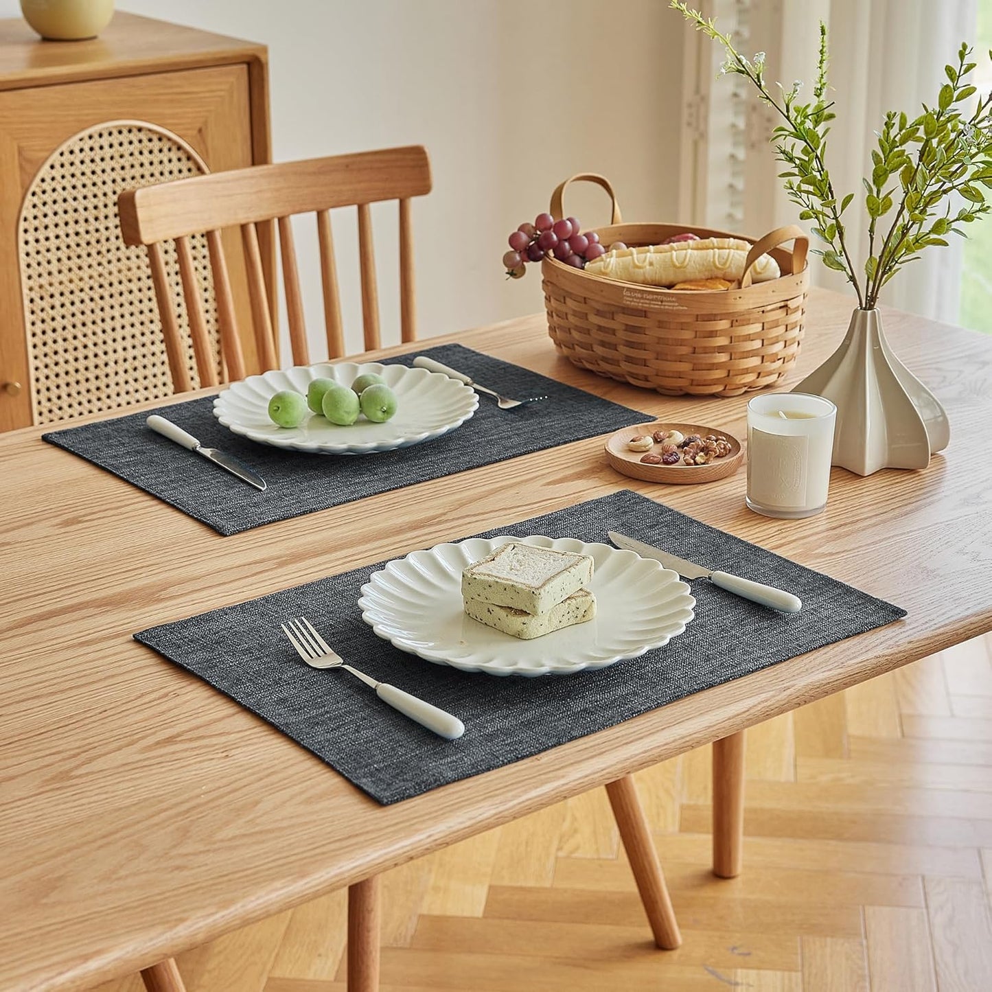 Softalker Faux Linen Placemats Set of 4-12 x 18 Inch, Heat Resistant Double Layered Durable Burlap Farmhouse Place Mats, Non-Slip Washable Rustic Table Mats for Dining, Kitchen, Party（Dark Grey