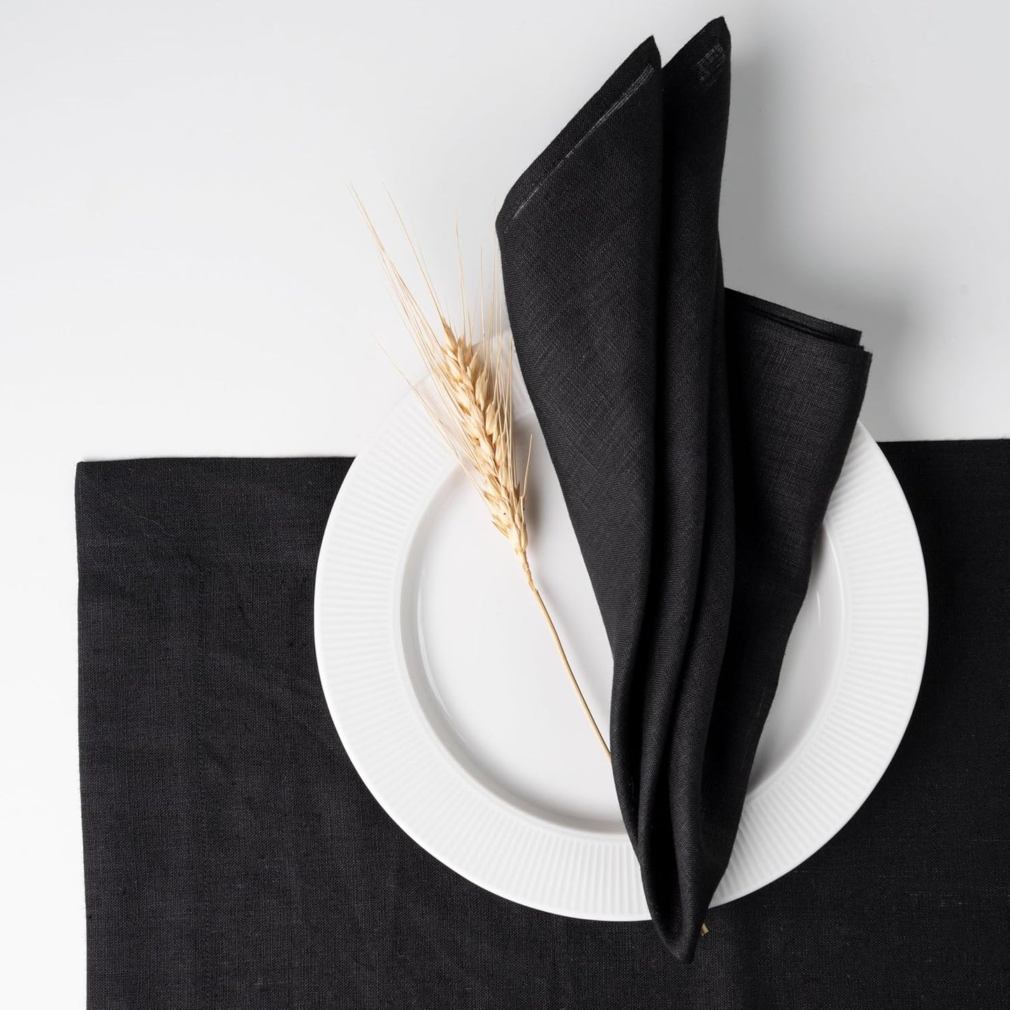 D'Moksha Homes Black Linen Napkins 18 x 18 Inch - 100% Pure Linen Cloth Washable Dinner Napkins Set of 4 for Fall, Thanksgiving, Holiday