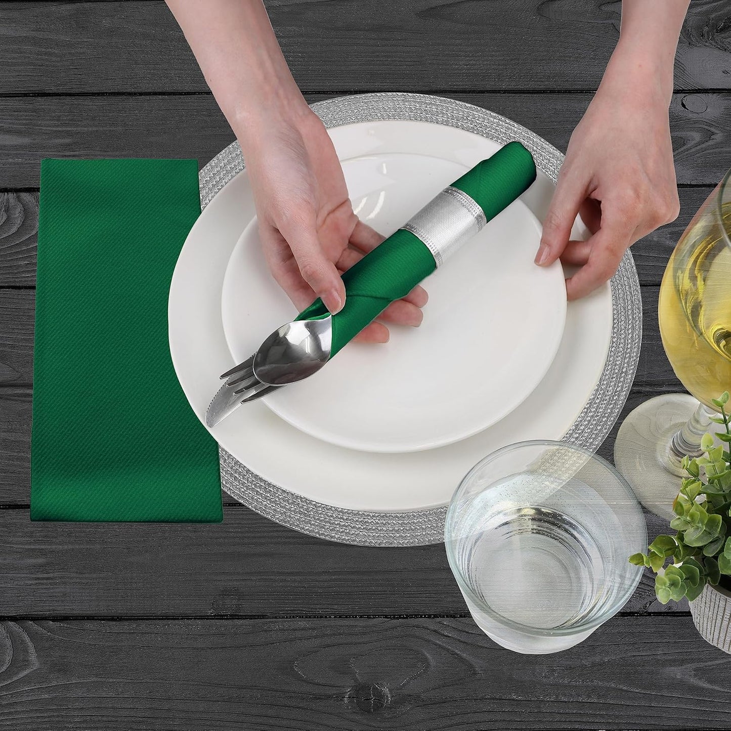 AMERICAN HOMESTEAD Paper Napkins - Green Disposable Linen-Like Dinner Napkins - Restaurant-Quality Table Serviettes for Weddings, Parties, and Events - 15.75" x 15.75" - 50 Count
