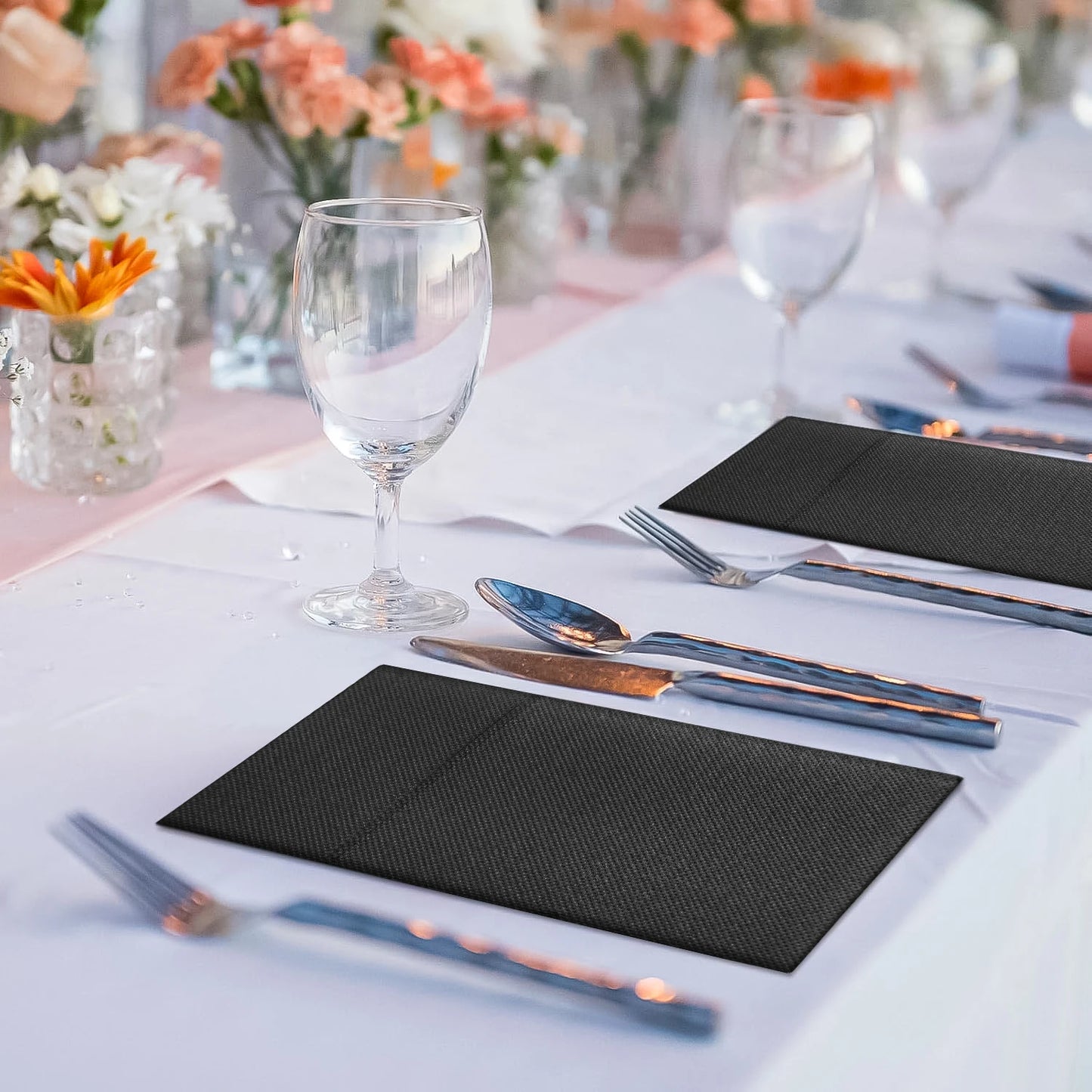 25/50PCS White Disposable  Napkins 15.75x15.75inch，Prefolded Napkin Built-in Flatware Pocket for Wedding Party